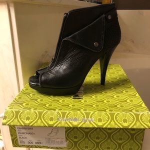 Gianni Bini booties